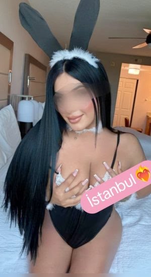 Julia İstanbul Escort Bayan